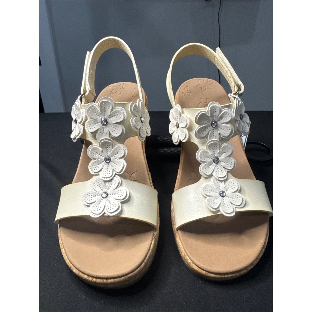 Skechers Arch Fit Beverlee 2.0 Rare Gem Off White Wedge Sandals 119990 Womens 9